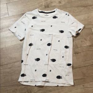 Hollister tee